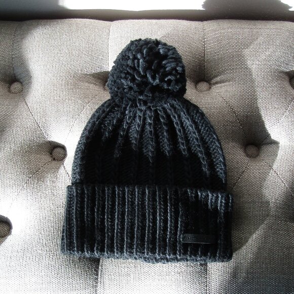 NWOT Rebecca Minkoff Pompom Black Knit Beanie - Picture 3 of 5